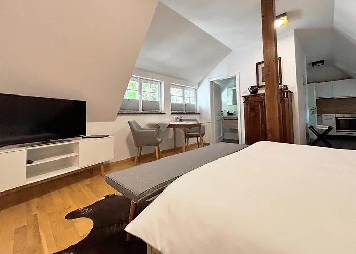 Buschschaenke - * Lomnitz